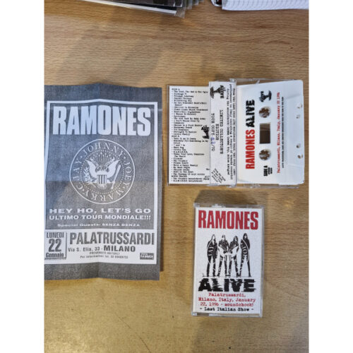 Ramones - Alive - Palatrussardi, Milano 1980 TAPE